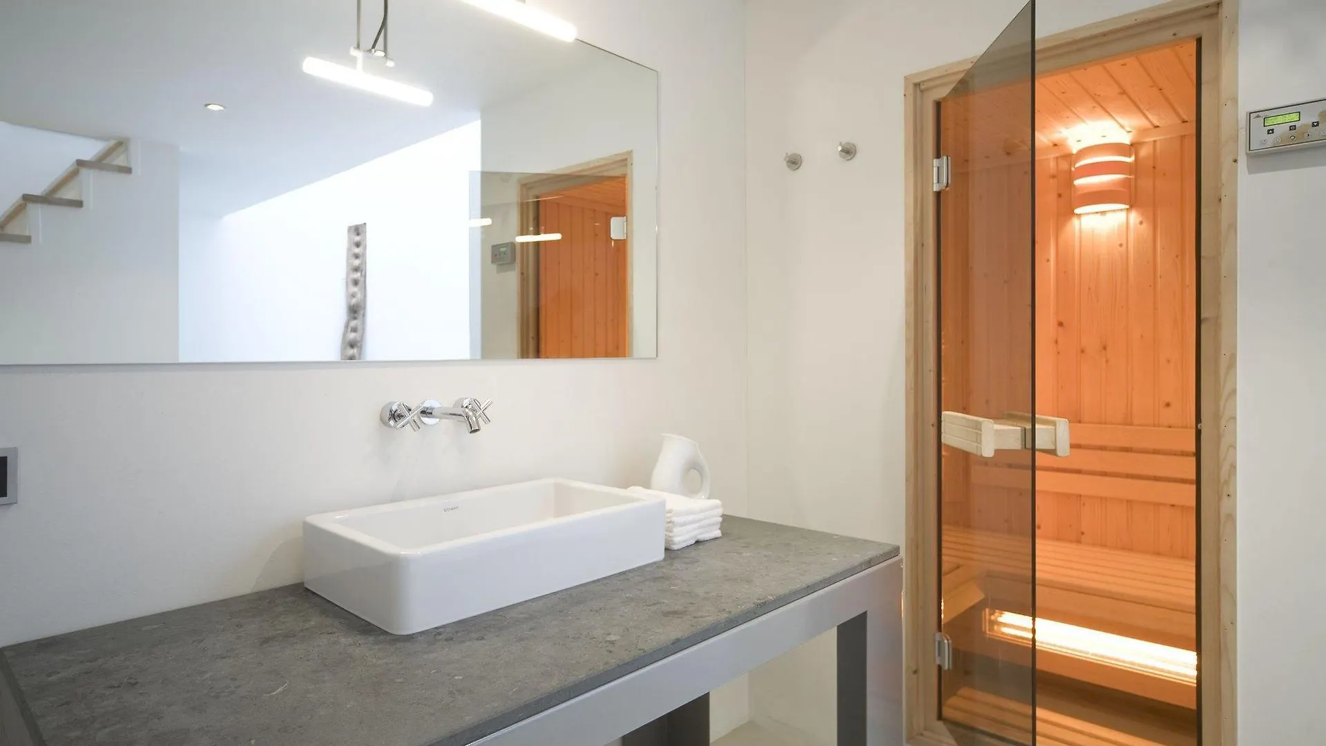 **** Hotel Stroom Rotterdam Nederland